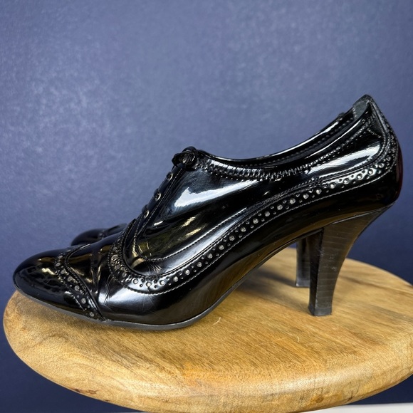 Franco Sarto Black Patent Leather Brogue Heels Oxford Pumps, Size 10 - Picture 2 of 8